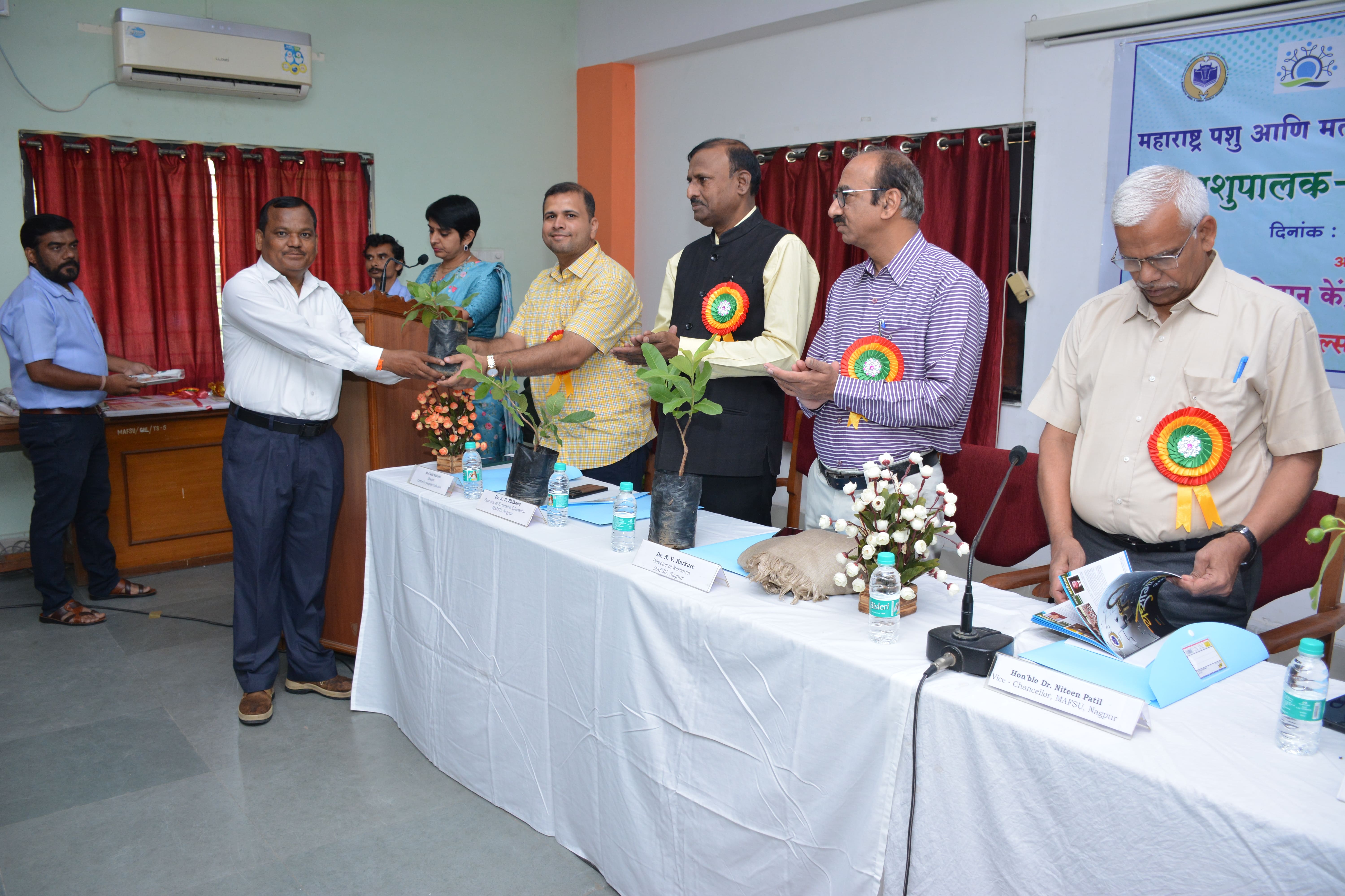 Farmers-Scientist Meet by KVK Nagpur (12).JPG